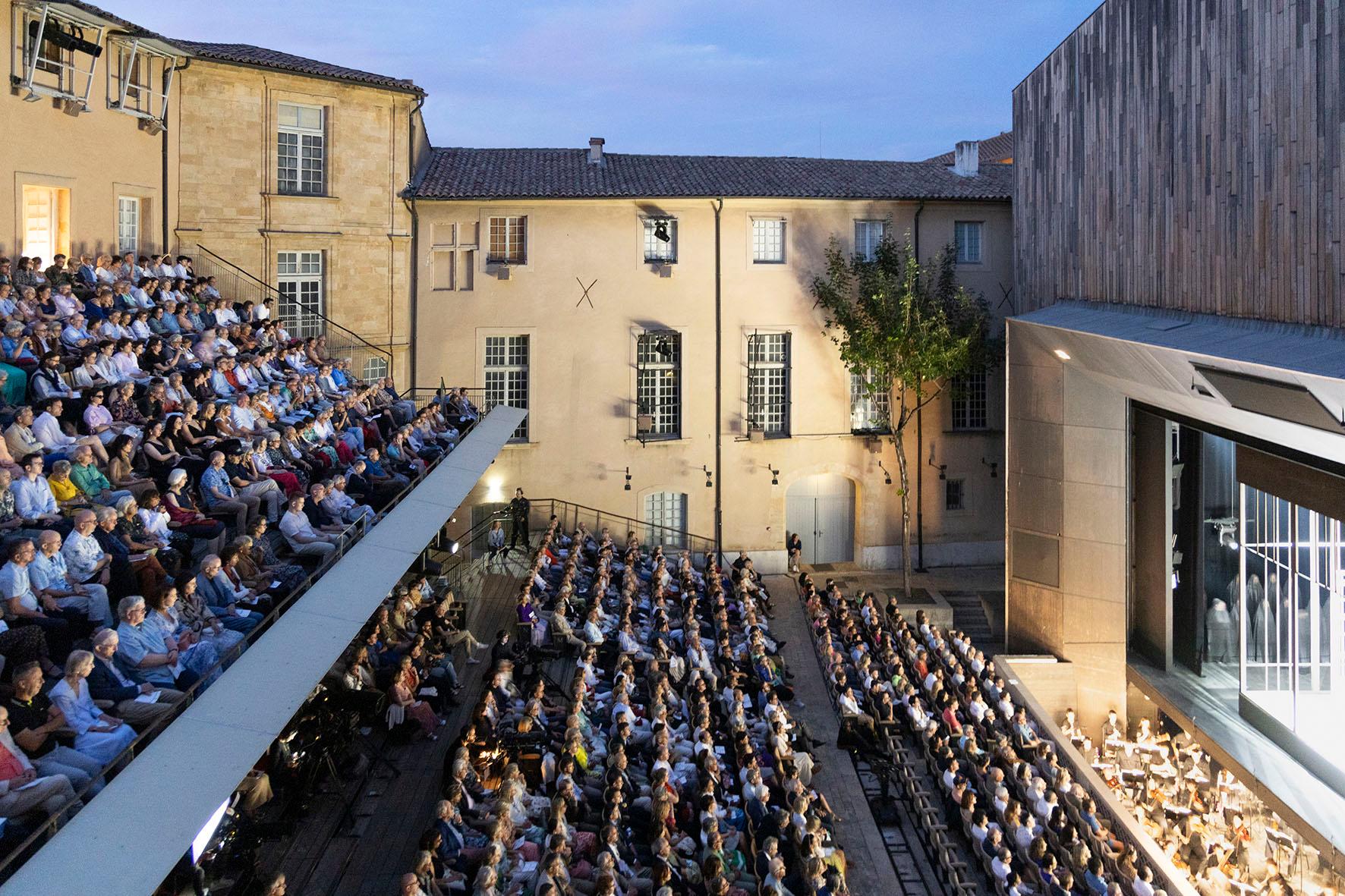 Public au Théâtre de l'Archevêché — Festival d'Aix-en-Provence 2024