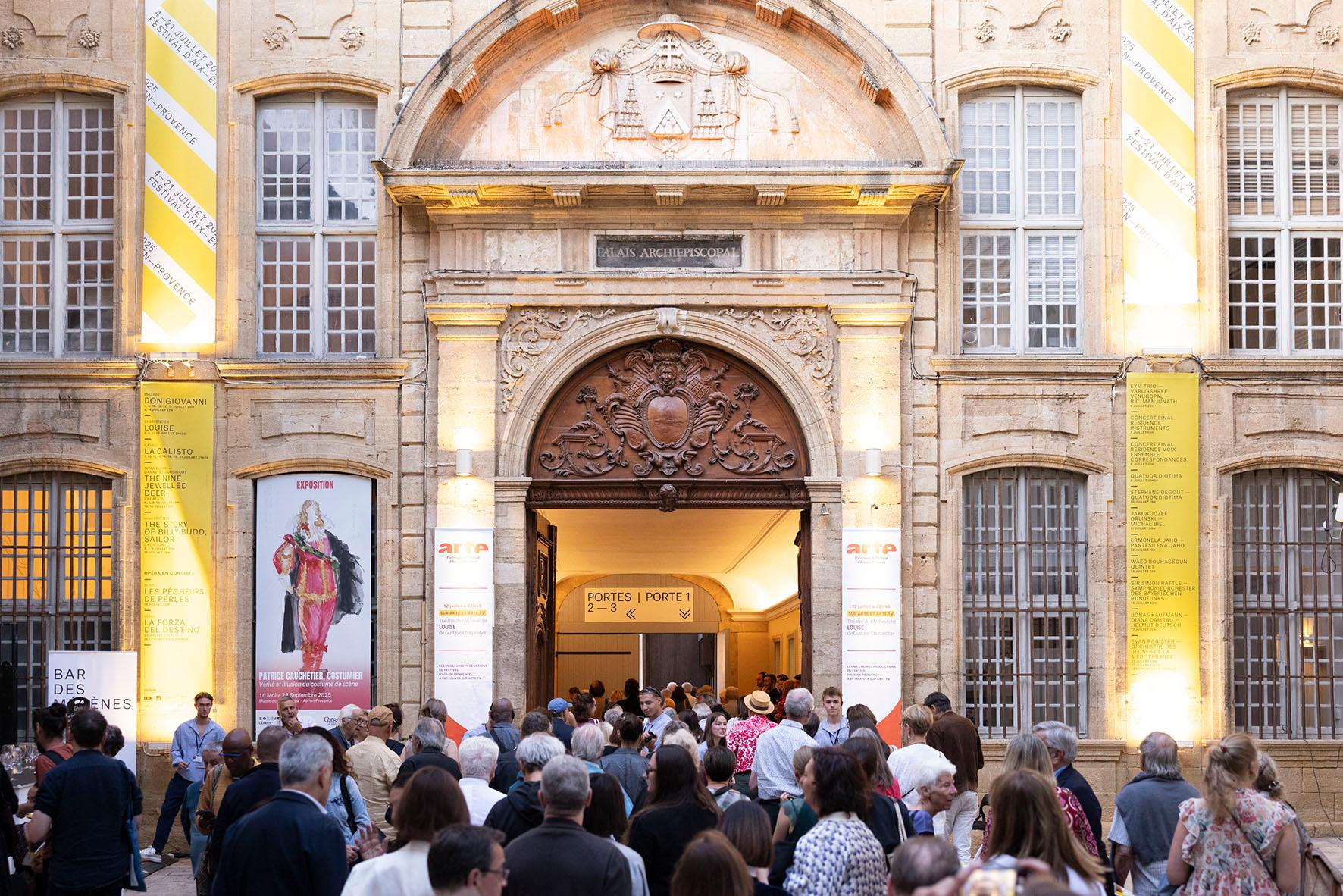 Public au Théâtre de l'Archevêché — Festival d'Aix-en-Provence 2025
