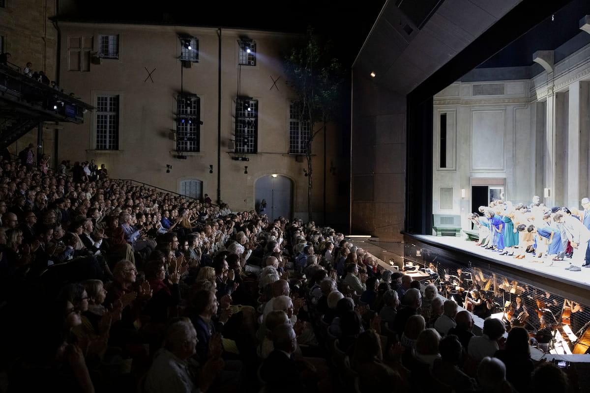Public au Théâtre de l’Archevêché — Festival d’Aix-en-Provence 2026