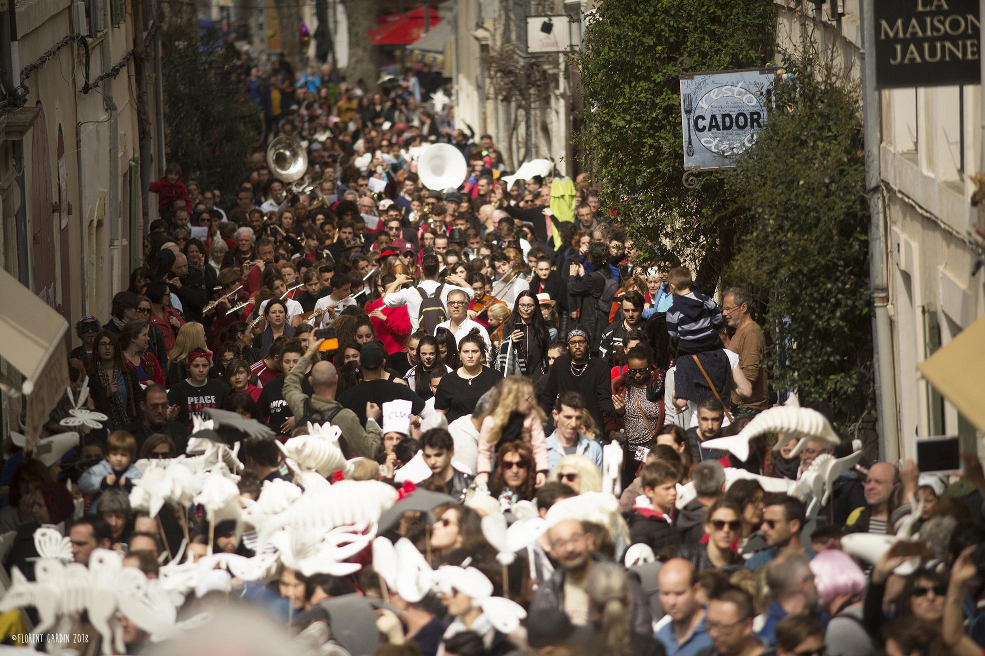 Drôle de Carnaval, un Amour de Parade ! © Florent Gardin / Les Suds, à Arles