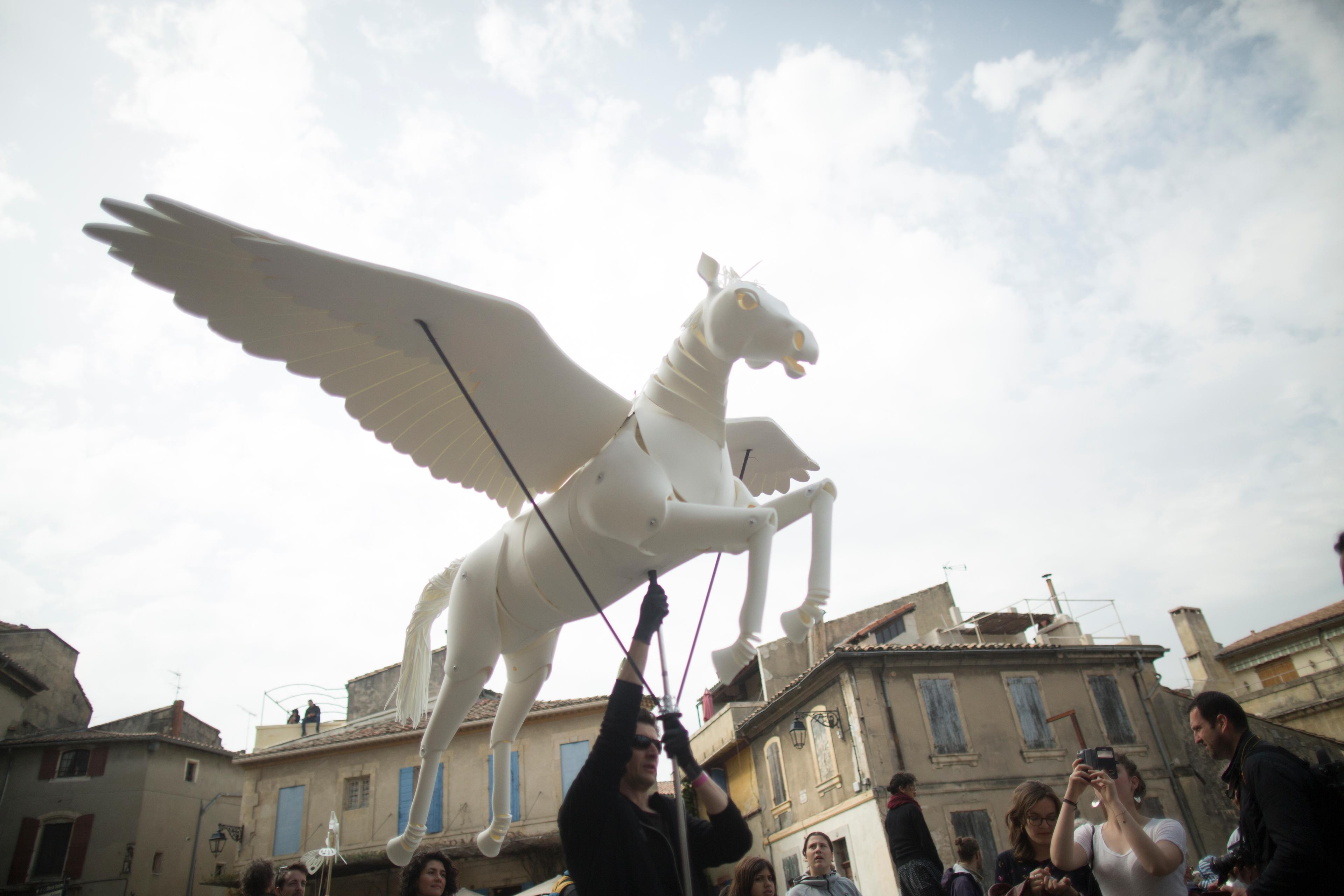 Drôle de Carnaval, un Amour de Parade ! © Florent Gardin / Les Suds, à Arles