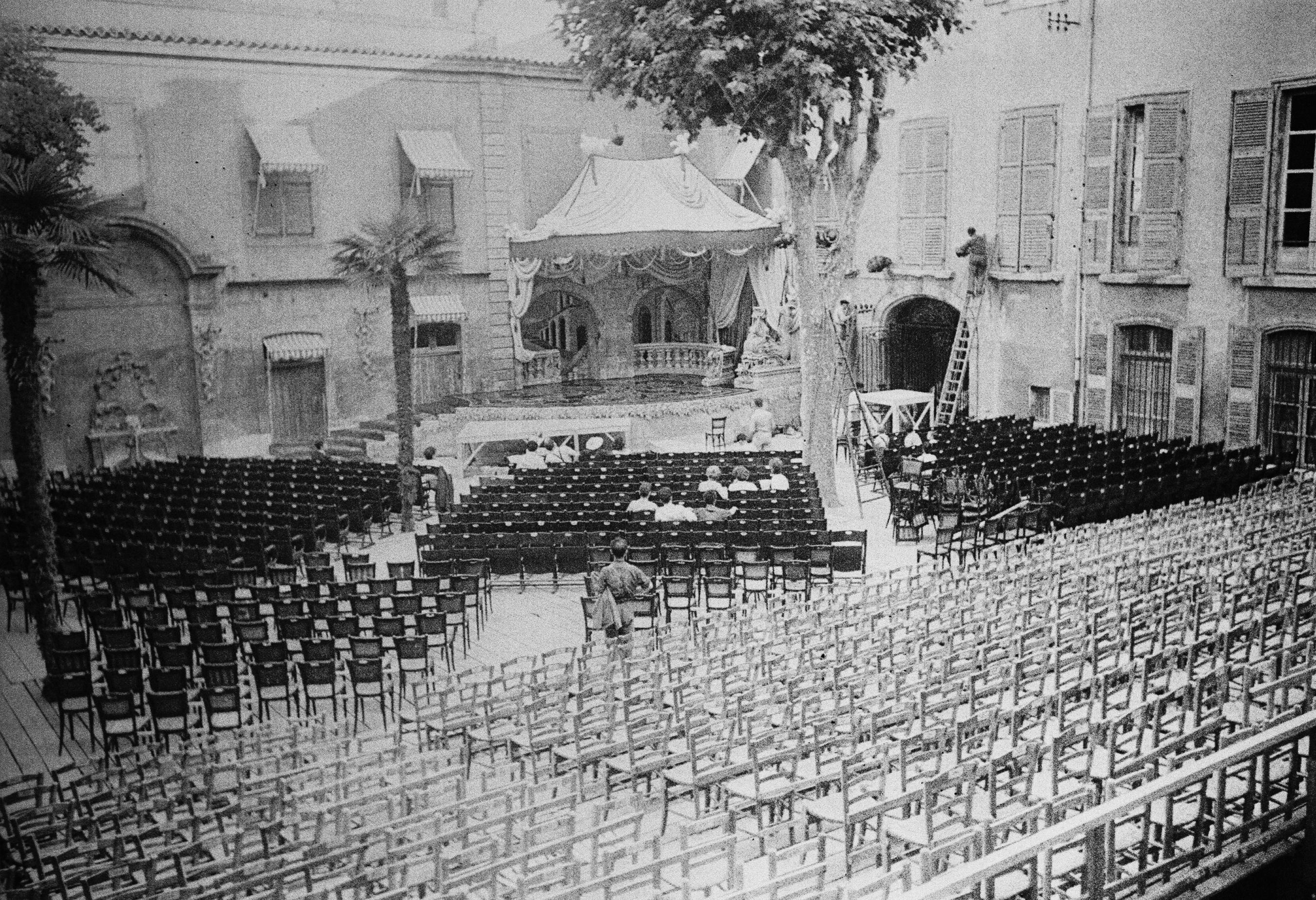 Cour du Théâtre de l'Archevêché © Henry Ely - Aix