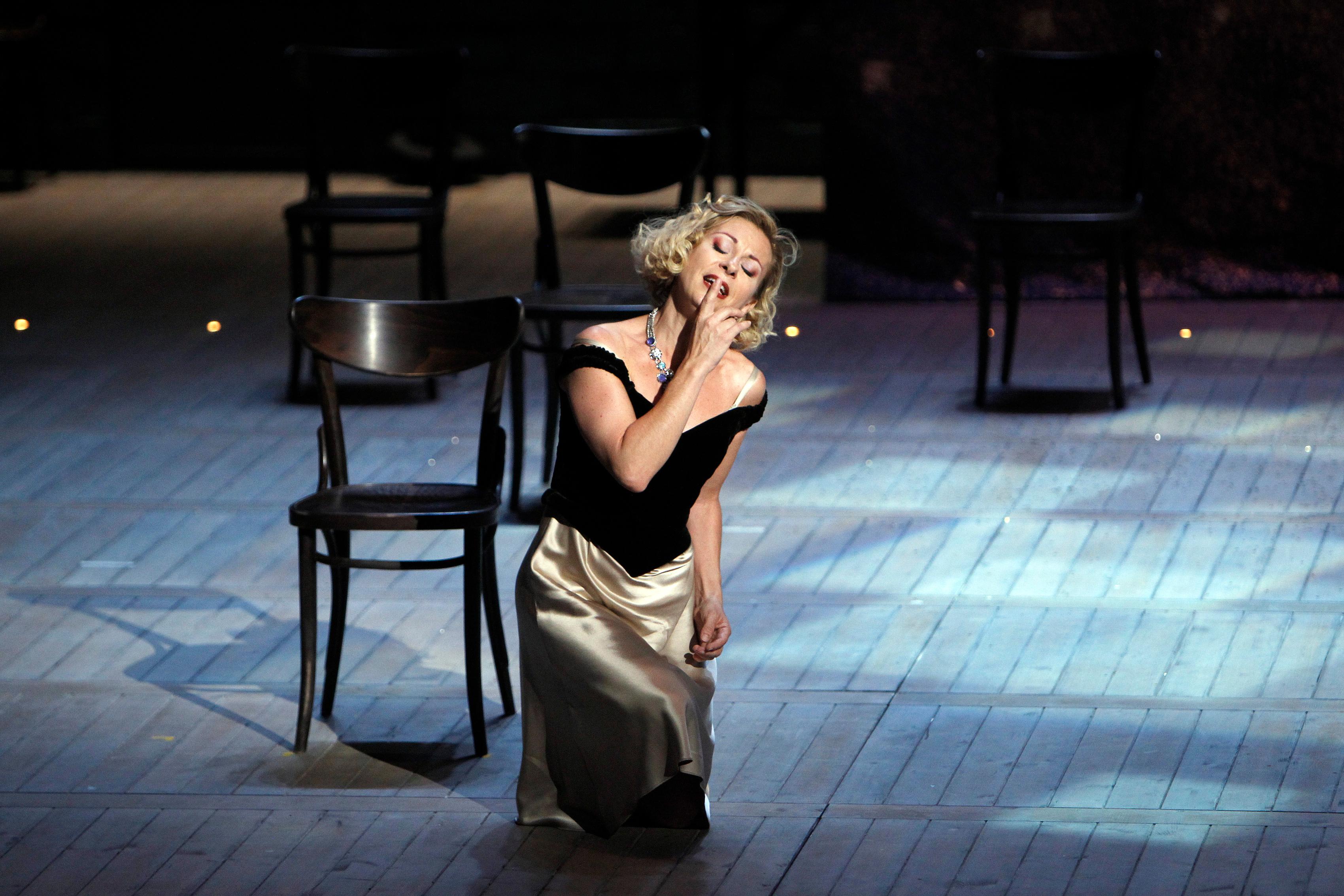 La Traviata – Festival d’Aix-en-Provence 2011 © Pascal Victor