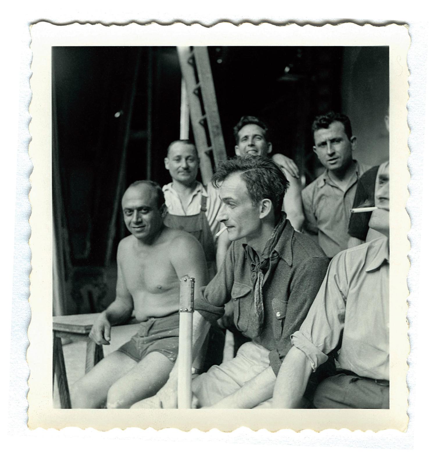 Balthus et les machinistes 1950 © Coll. Kathleen Fonmarty-Dussurget