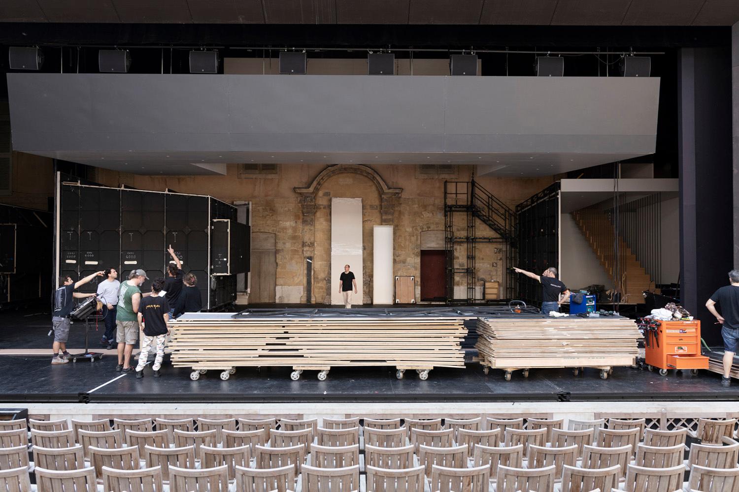 Montage des décors des opéras 2023 au Théâtre de l’Archevêché Festival d’Aix-en-Provence 2023 © Vincent Beaume