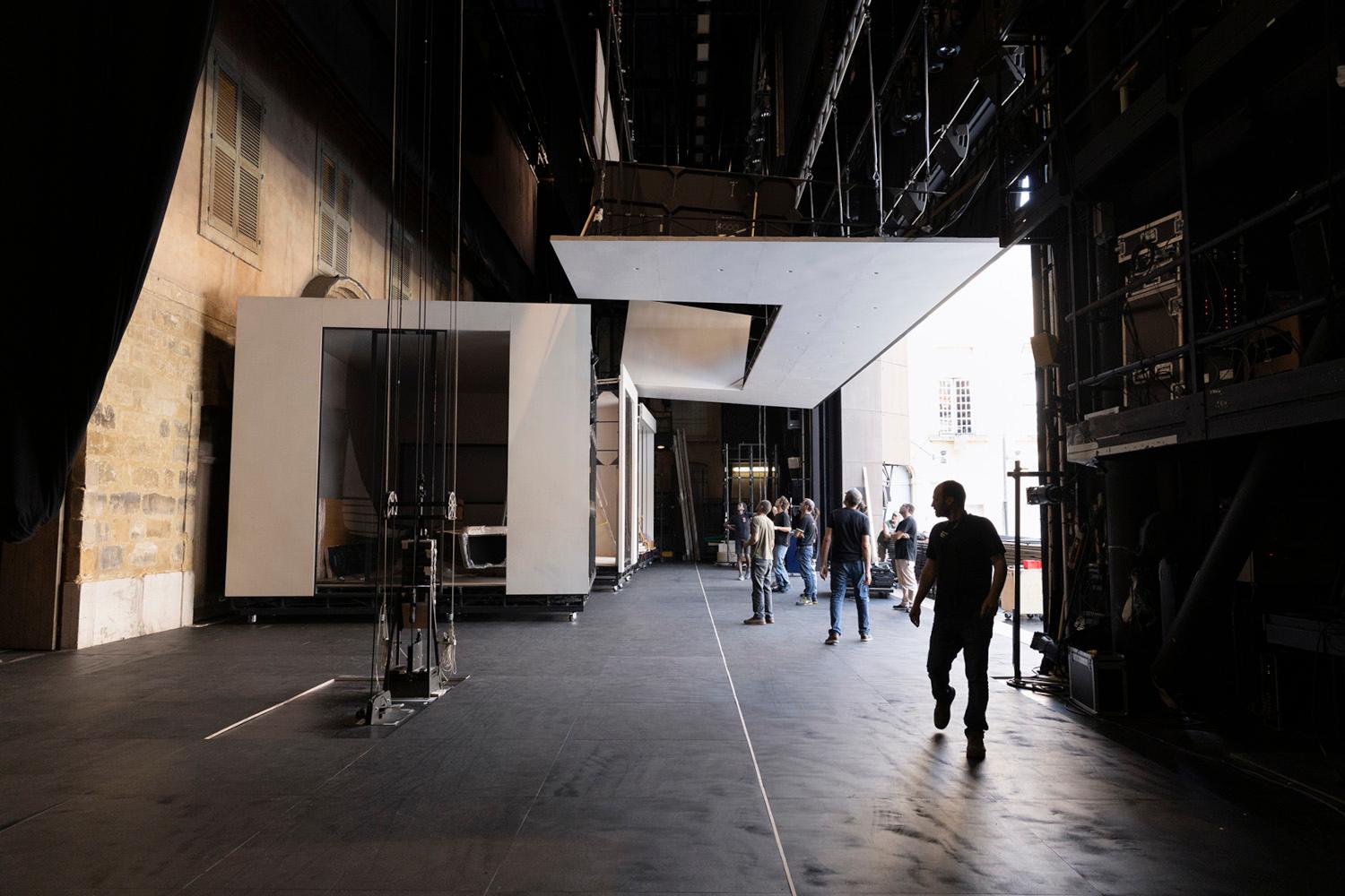 Montage des décors des opéras 2023 au Théâtre de l’Archevêché Festival d’Aix-en-Provence 2023 © Vincent Beaume